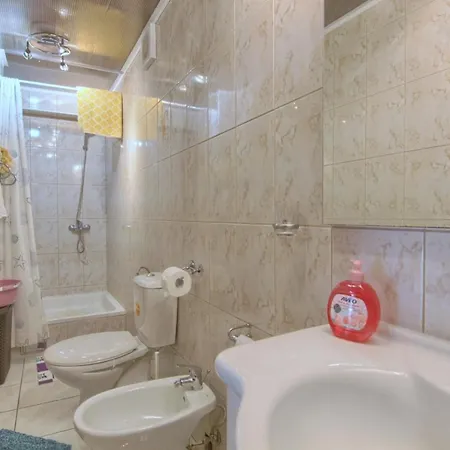 Xxl Ana Biograd Na Moru 1-22 Gosta * Polaca