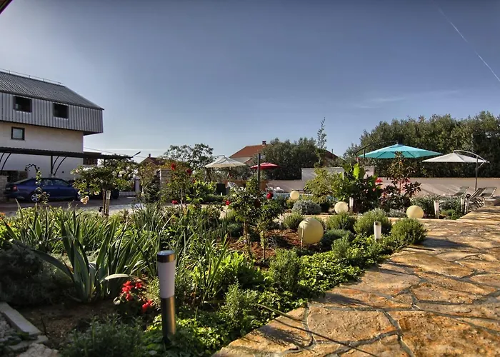 Vila Xxl Ana Biograd Na Moru Do 22 Gosta Polaca