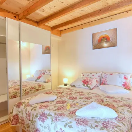 Villa Xxl Ana Biograd Na Moru Do 22 Gosta Polaca