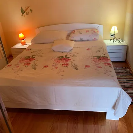 Xxl Ana Biograd Na Moru Do 22 Gosta Villa *